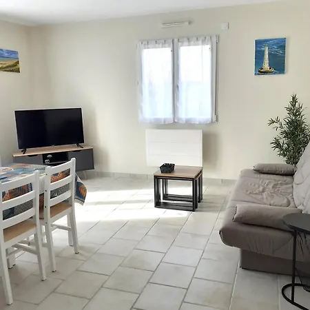 Les Ecluses Apartment *
